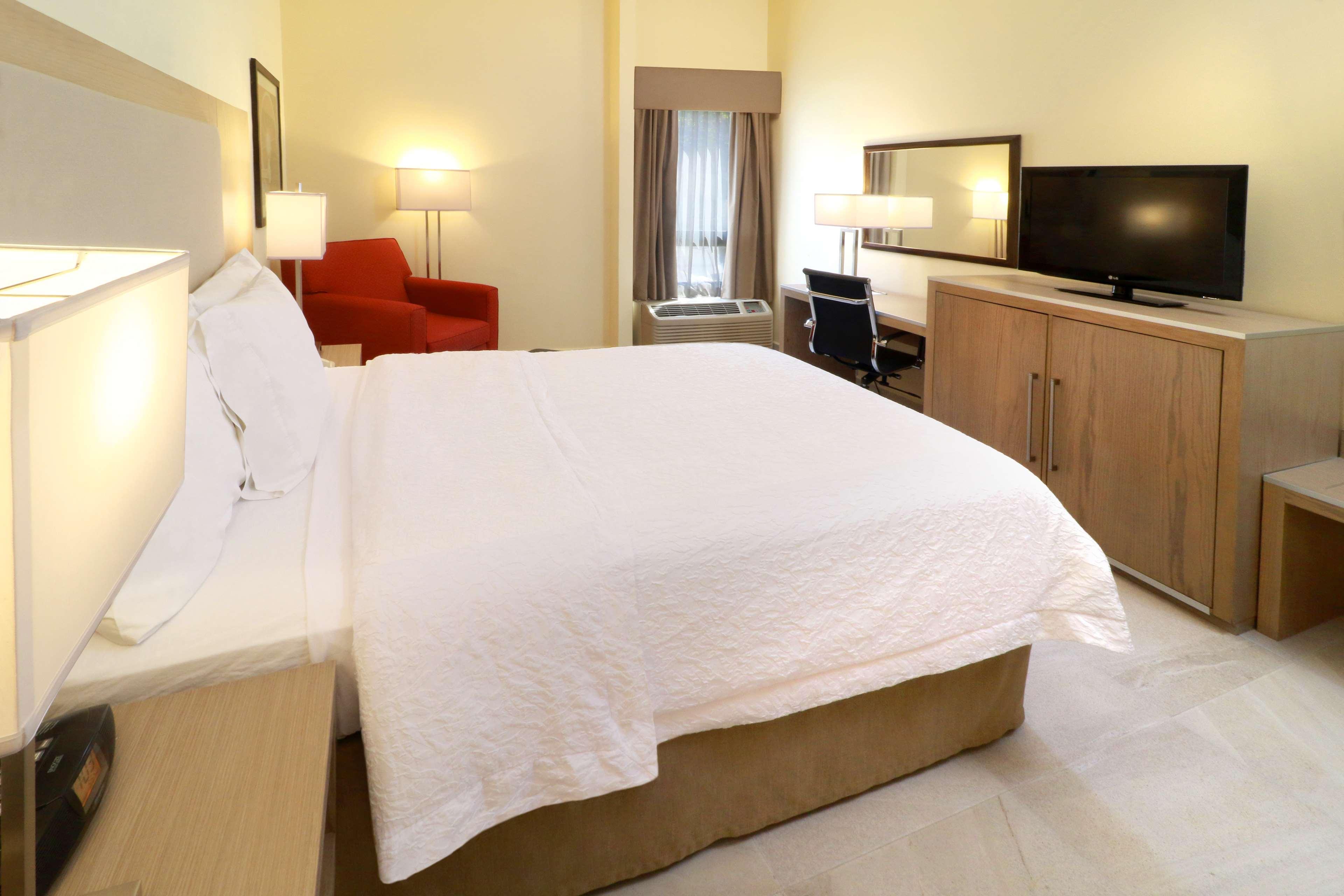 Hampton Inn Monterrey-Airport Аподака Экстерьер фото