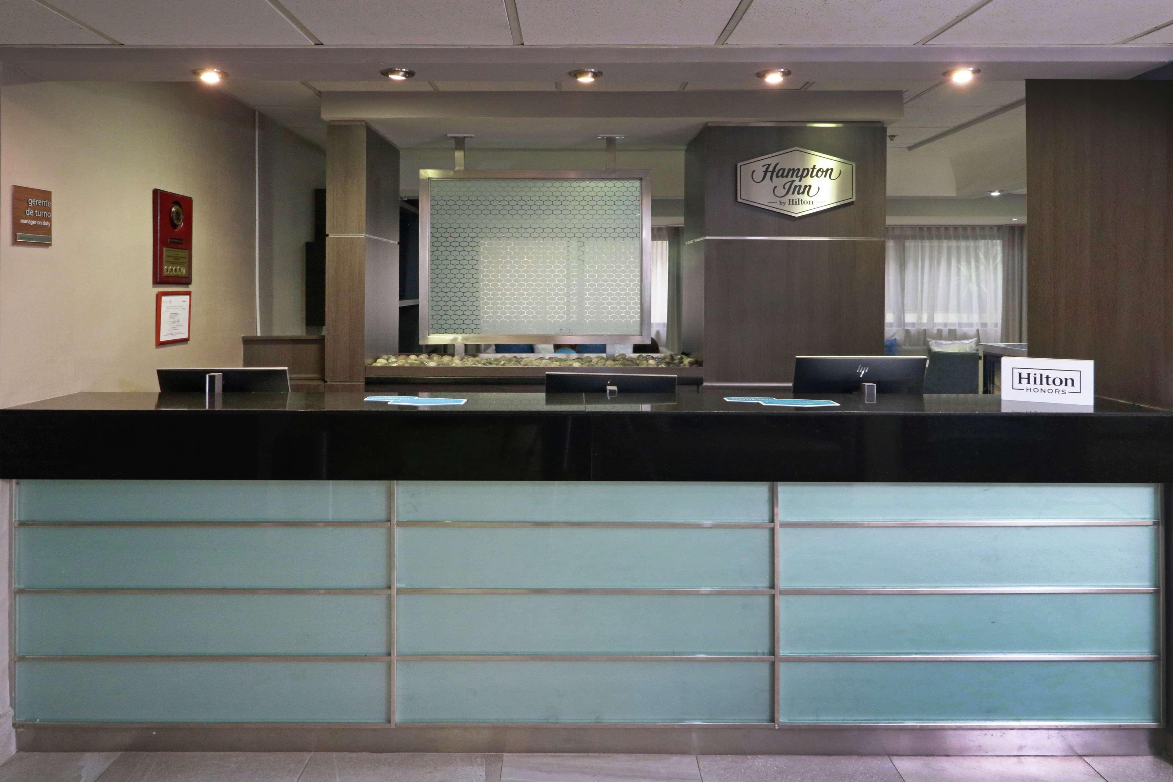 Hampton Inn Monterrey-Airport Аподака Экстерьер фото