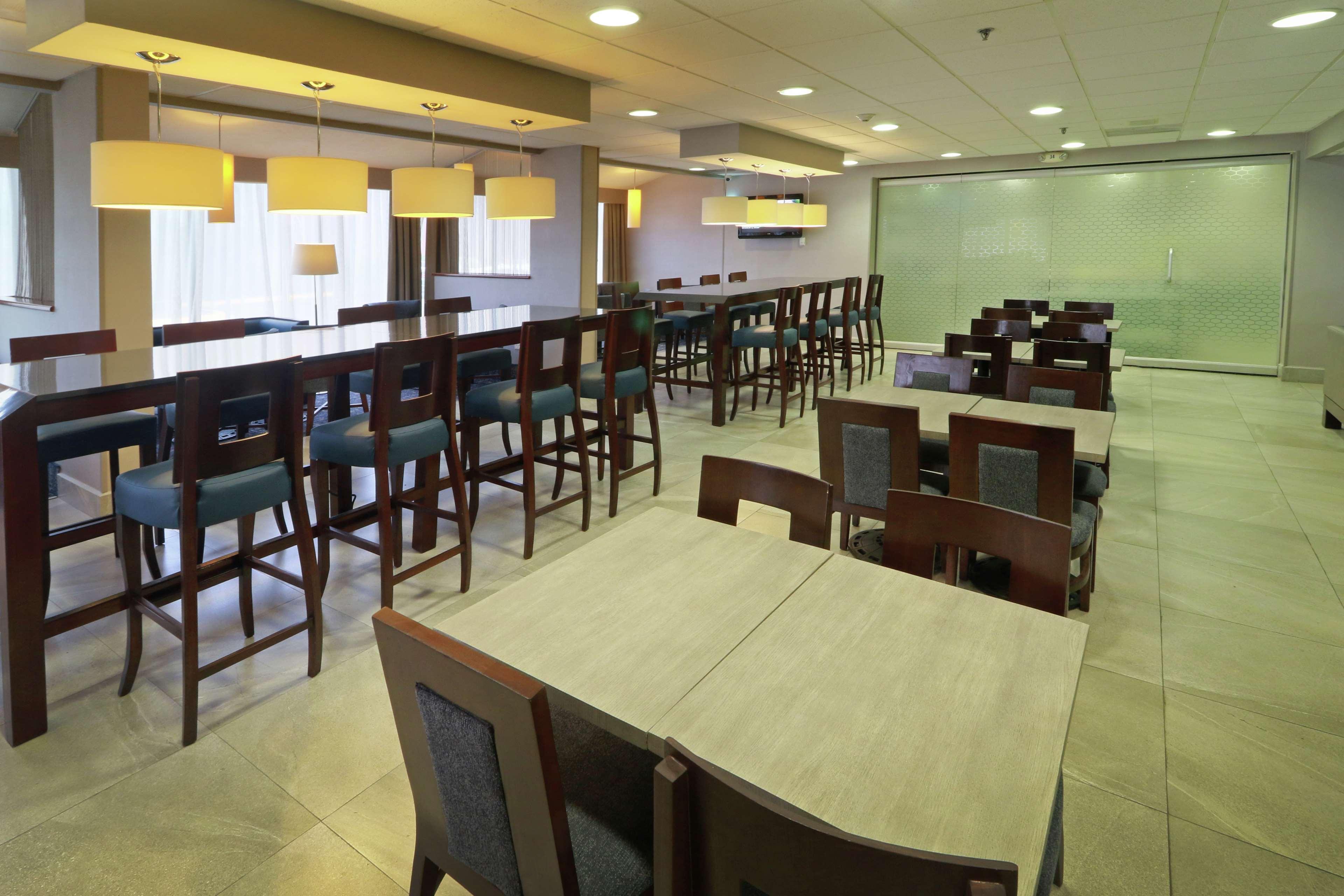 Hampton Inn Monterrey-Airport Аподака Экстерьер фото