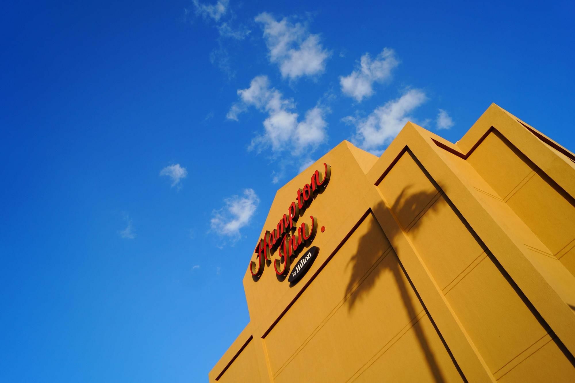 Hampton Inn Monterrey-Airport Аподака Экстерьер фото