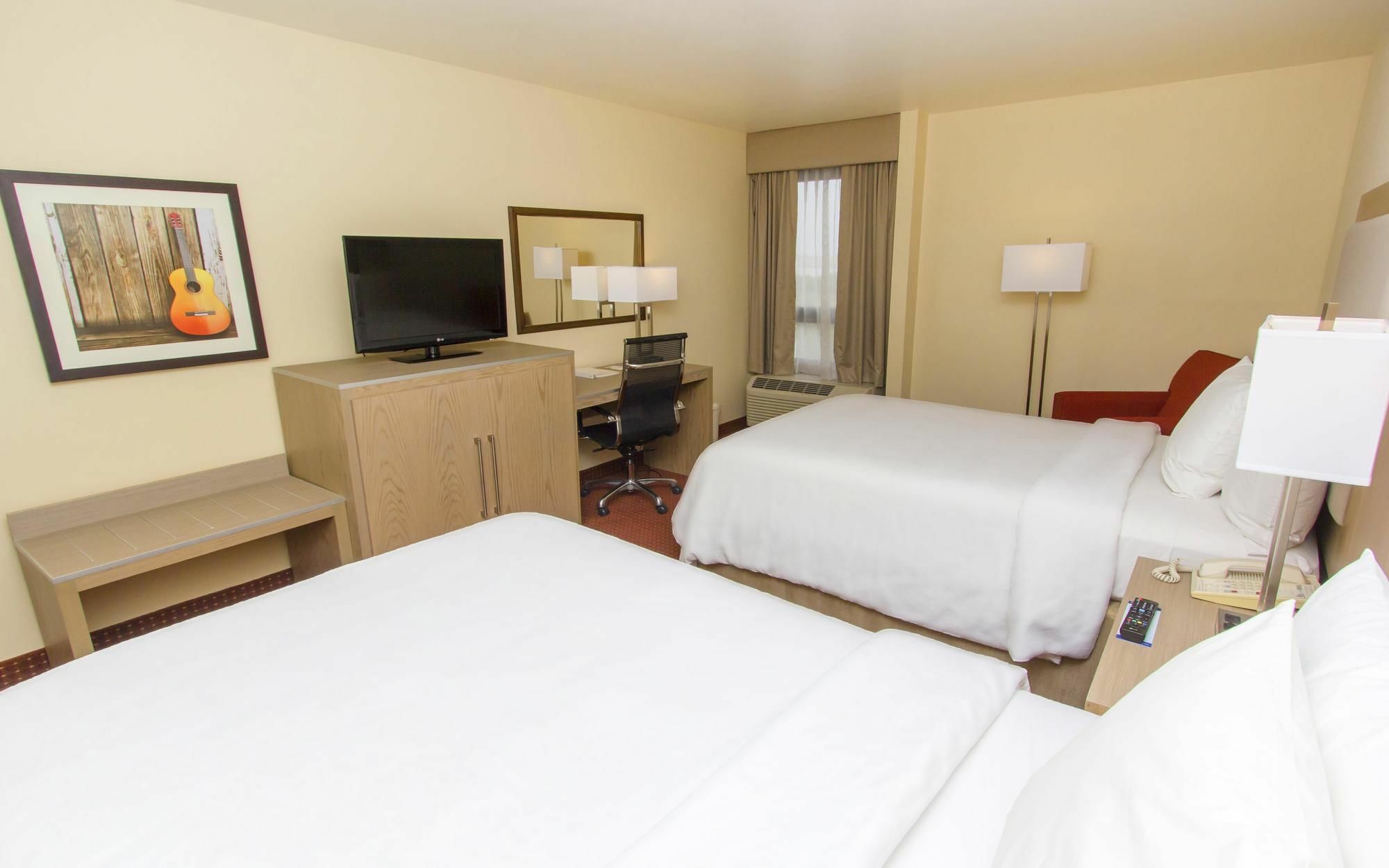 Hampton Inn Monterrey-Airport Аподака Экстерьер фото