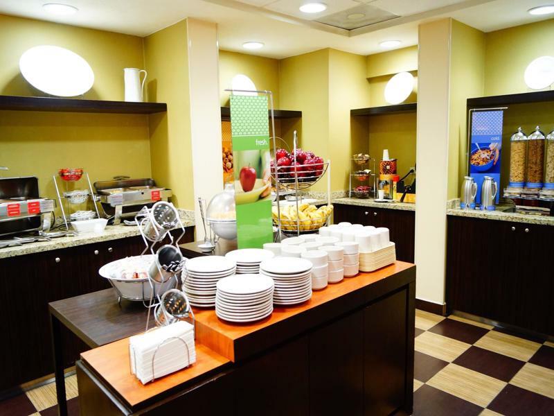 Hampton Inn Monterrey-Airport Аподака Экстерьер фото