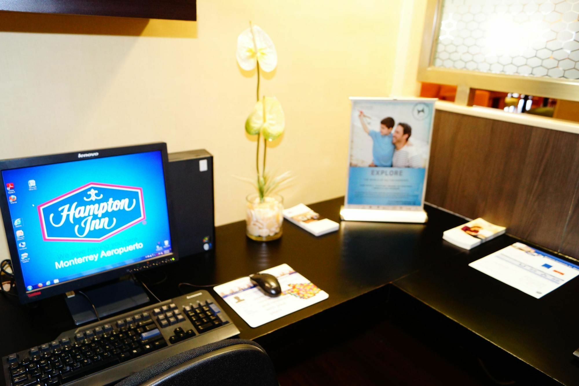 Hampton Inn Monterrey-Airport Аподака Экстерьер фото